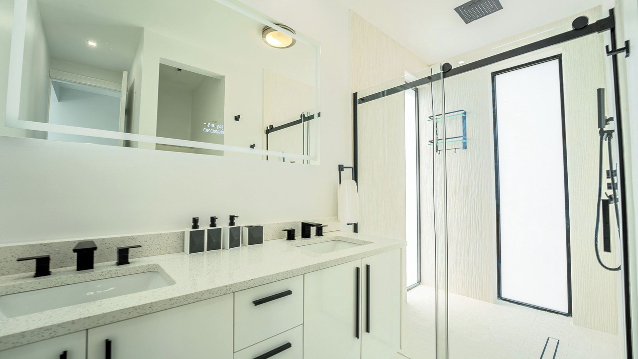 Photo of Bathroom in Discovery Bay