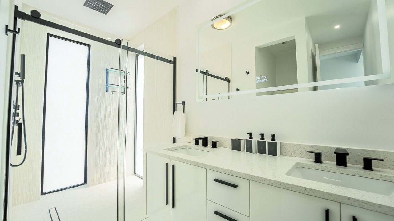 Photo of Bathroom in Discovery Bay