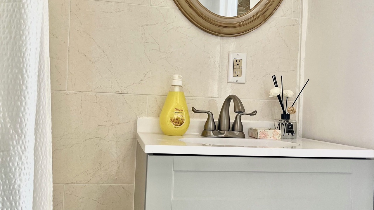Photo of Bathroom in Venetian Road Settlement