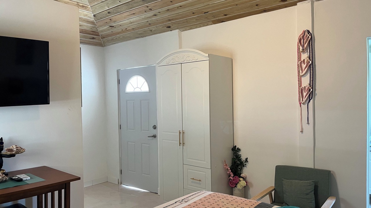 Photo of Bedroom in Venetian Road Settlement
