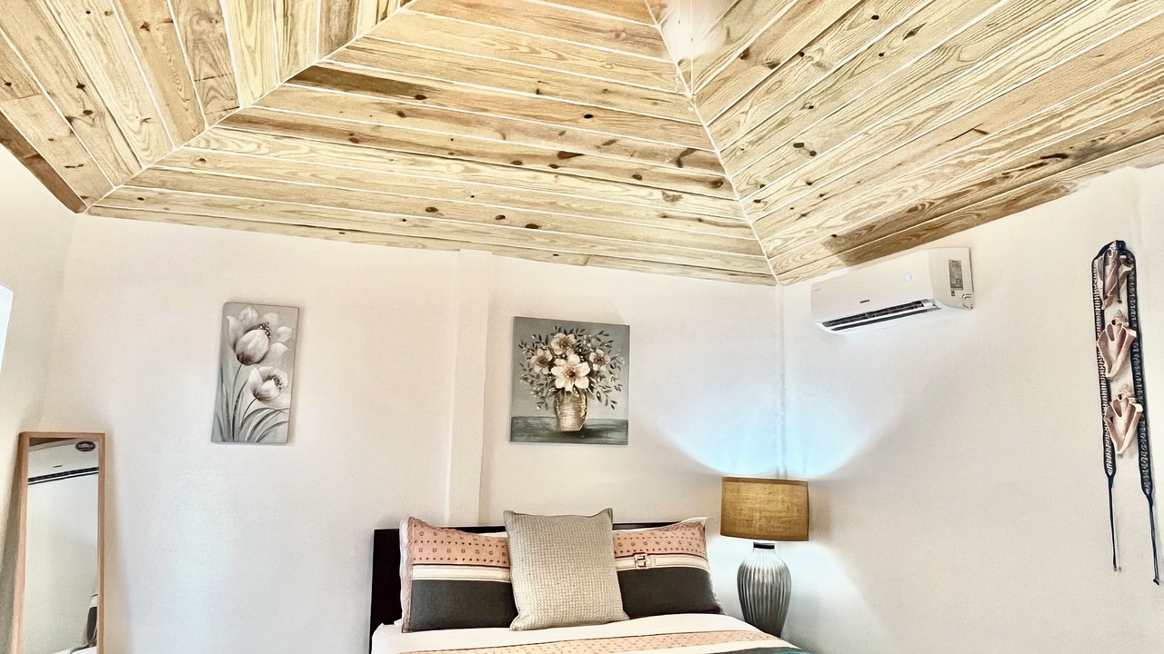 Photo of Bedroom in Venetian Road Settlement