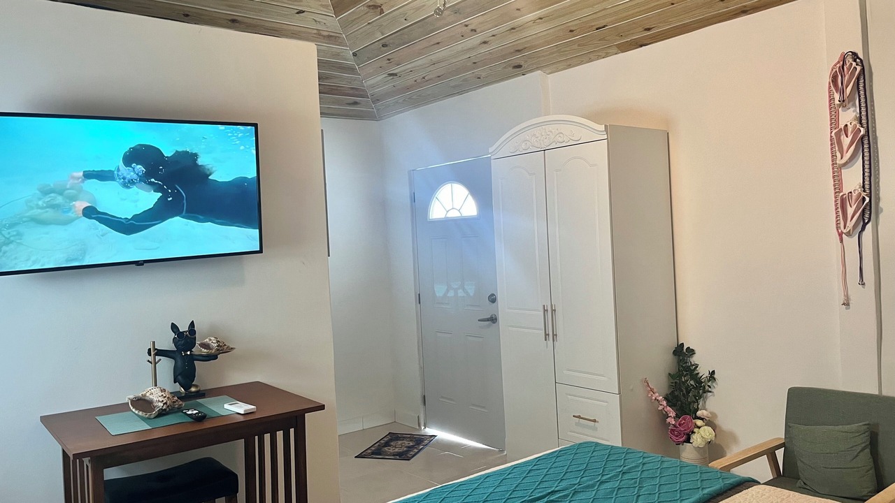 Photo of Bedroom in Venetian Road Settlement