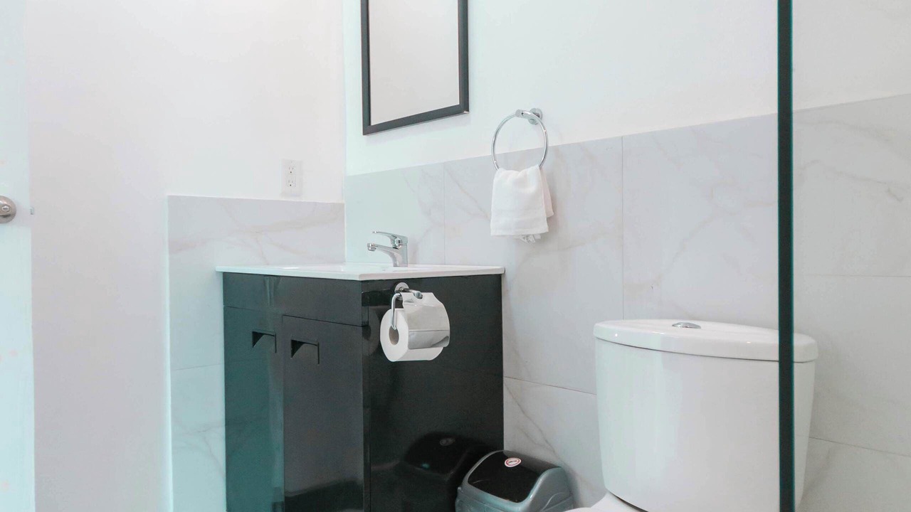 Photo of Bathroom in Venetian Road Settlement