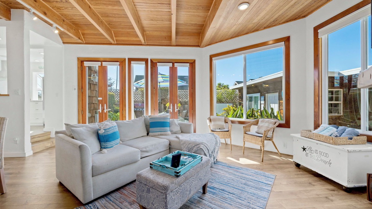 Photo of Livingroom in Eastside Santa Cruz