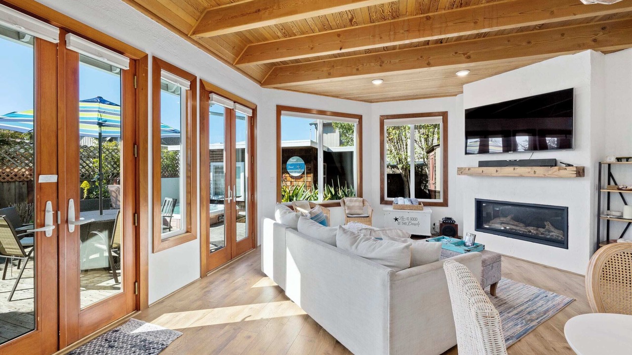 Photo of Livingroom in Eastside Santa Cruz
