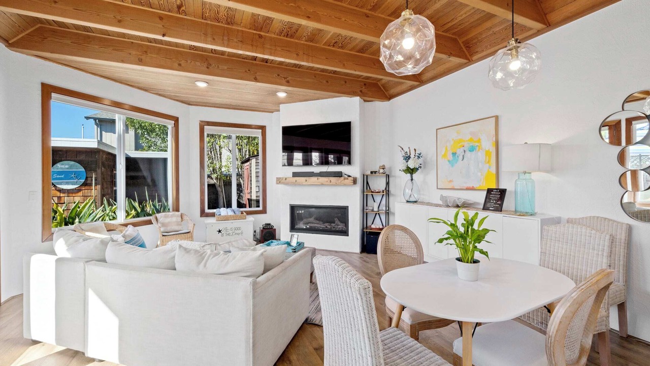 Photo of Livingroom in Eastside Santa Cruz