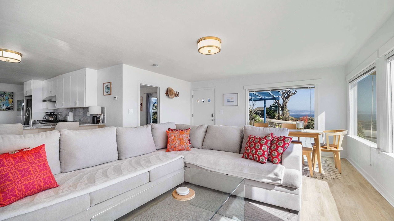 Photo of Livingroom in Opal Cliffs