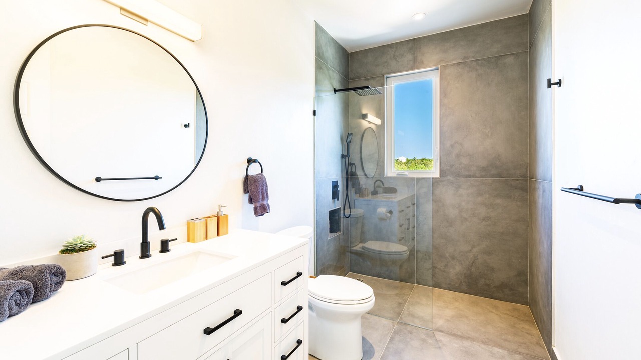 Photo of Bathroom in Venetian Road Settlement