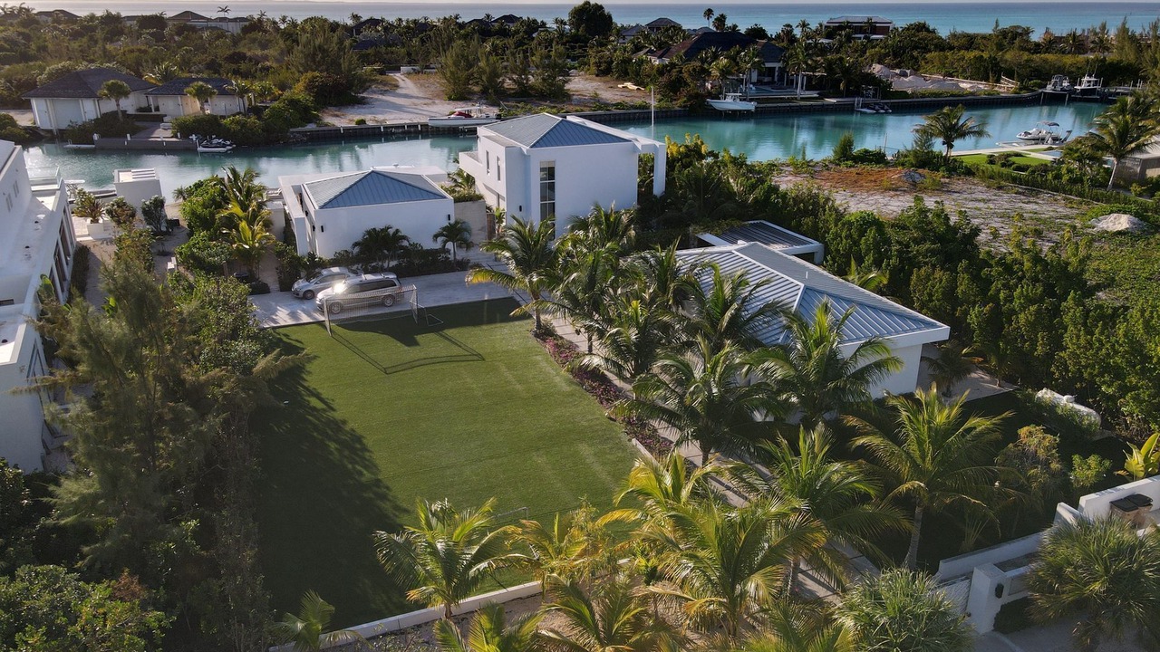 Photo of Outdoor in Leeward Settlement