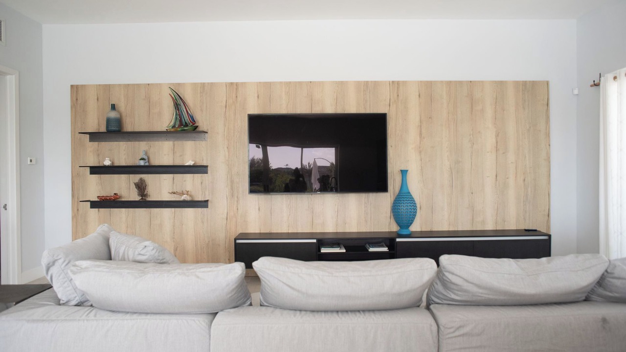 Photo of Livingroom in Leeward Settlement