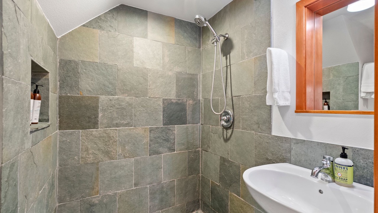 Photo of Bathroom in Ben Lomond