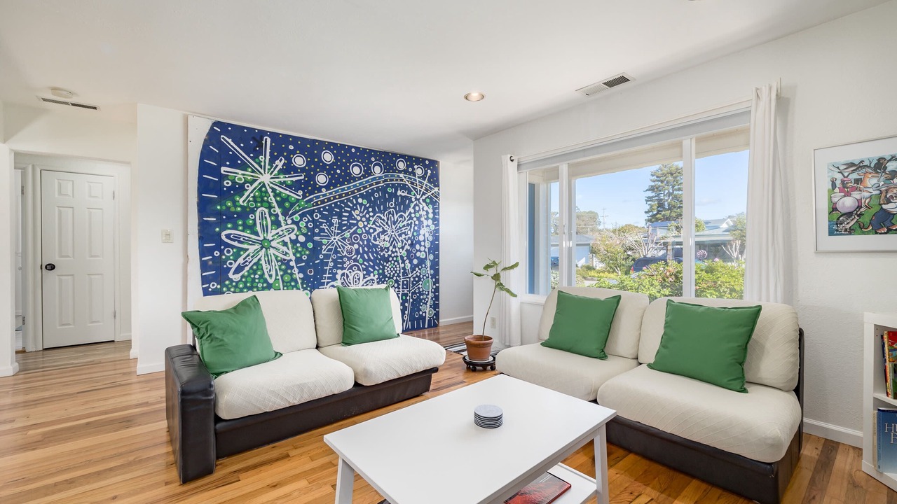 Photo of Livingroom in Eastside Santa Cruz