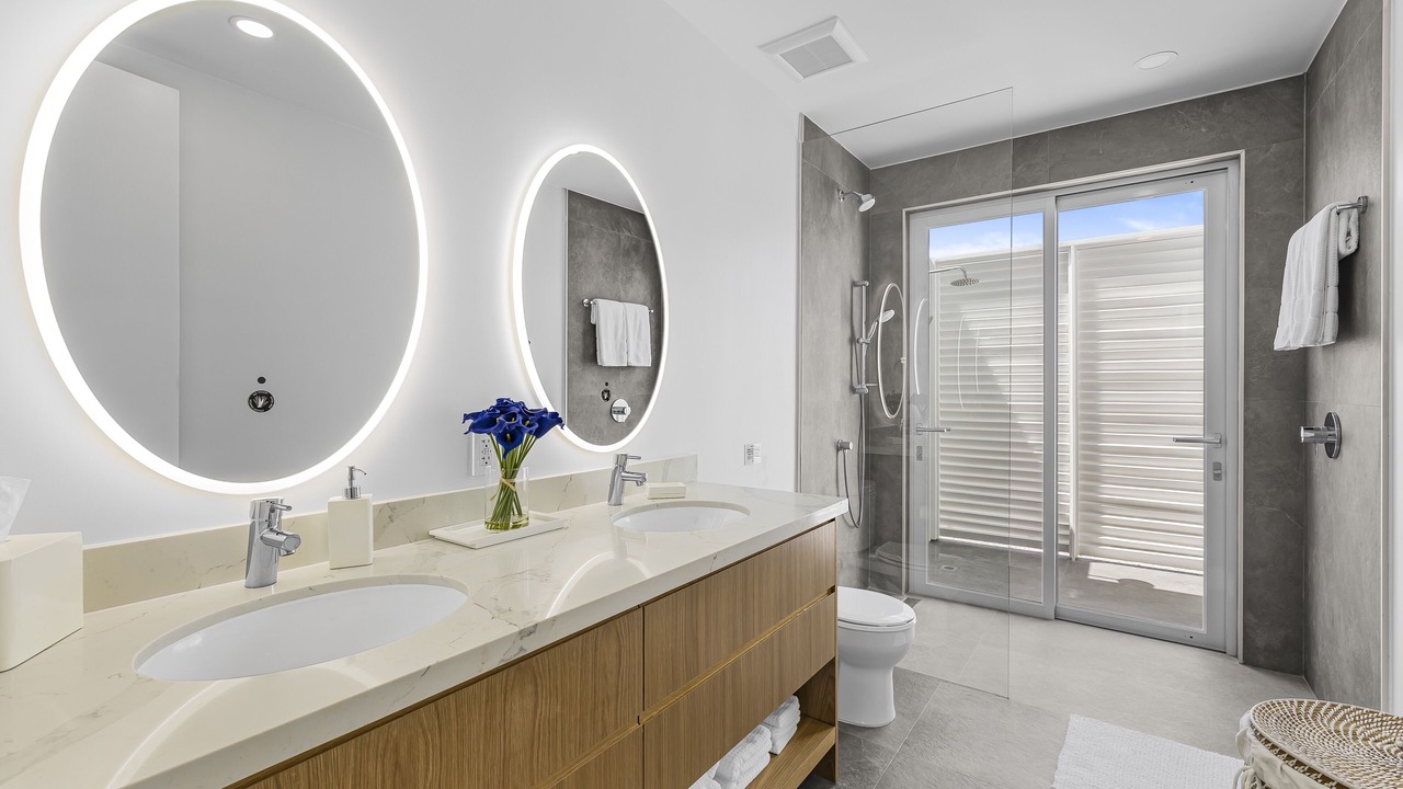 Photo of Bathroom in Long Bay