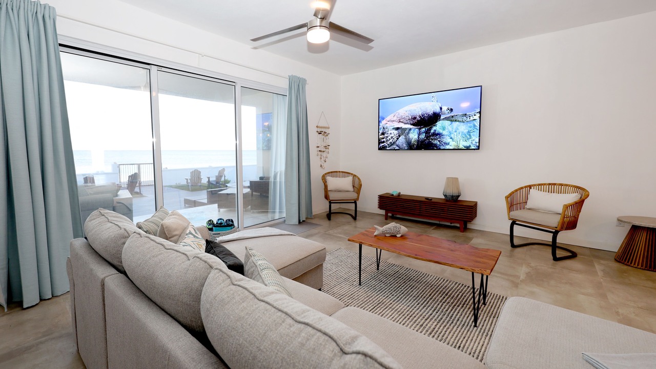 Photo of Livingroom in Cockburn Town