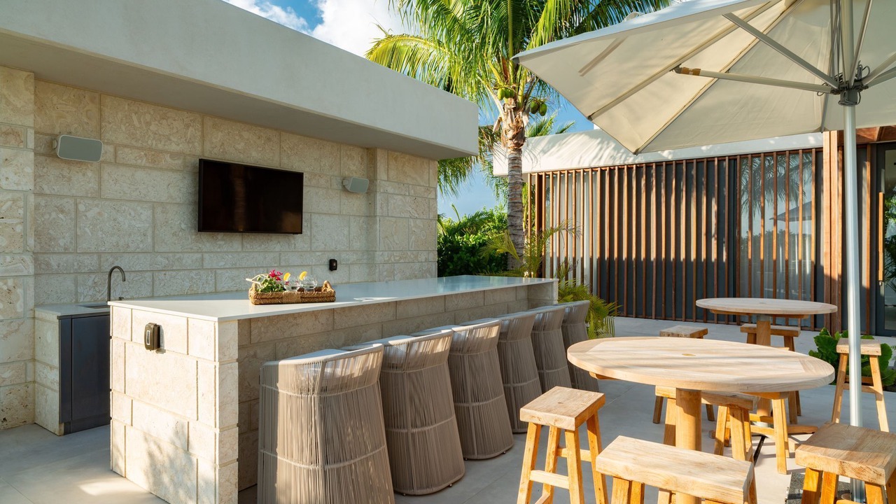 Photo of Outdoor in Long Bay Hills