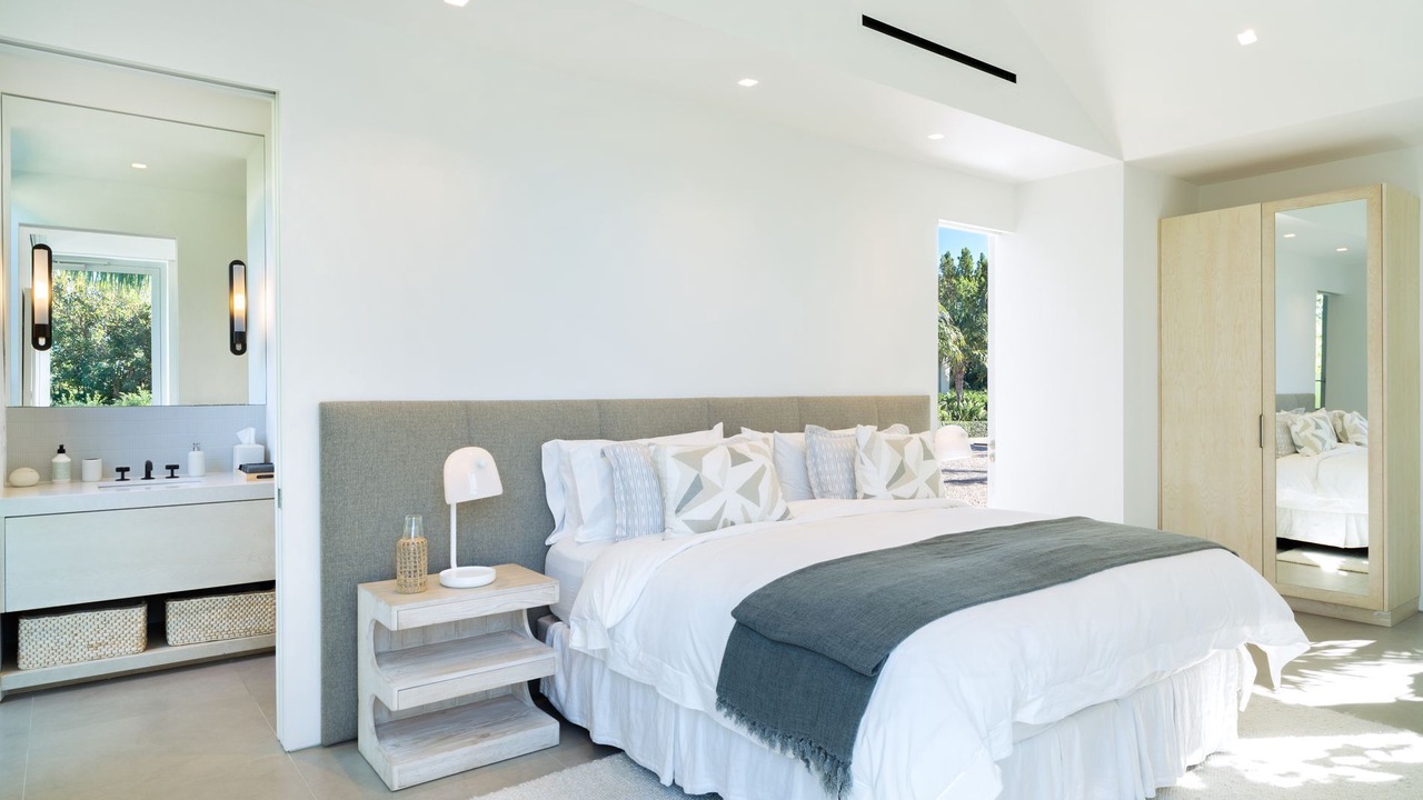 Photo of Bedroom in Leeward Settlement