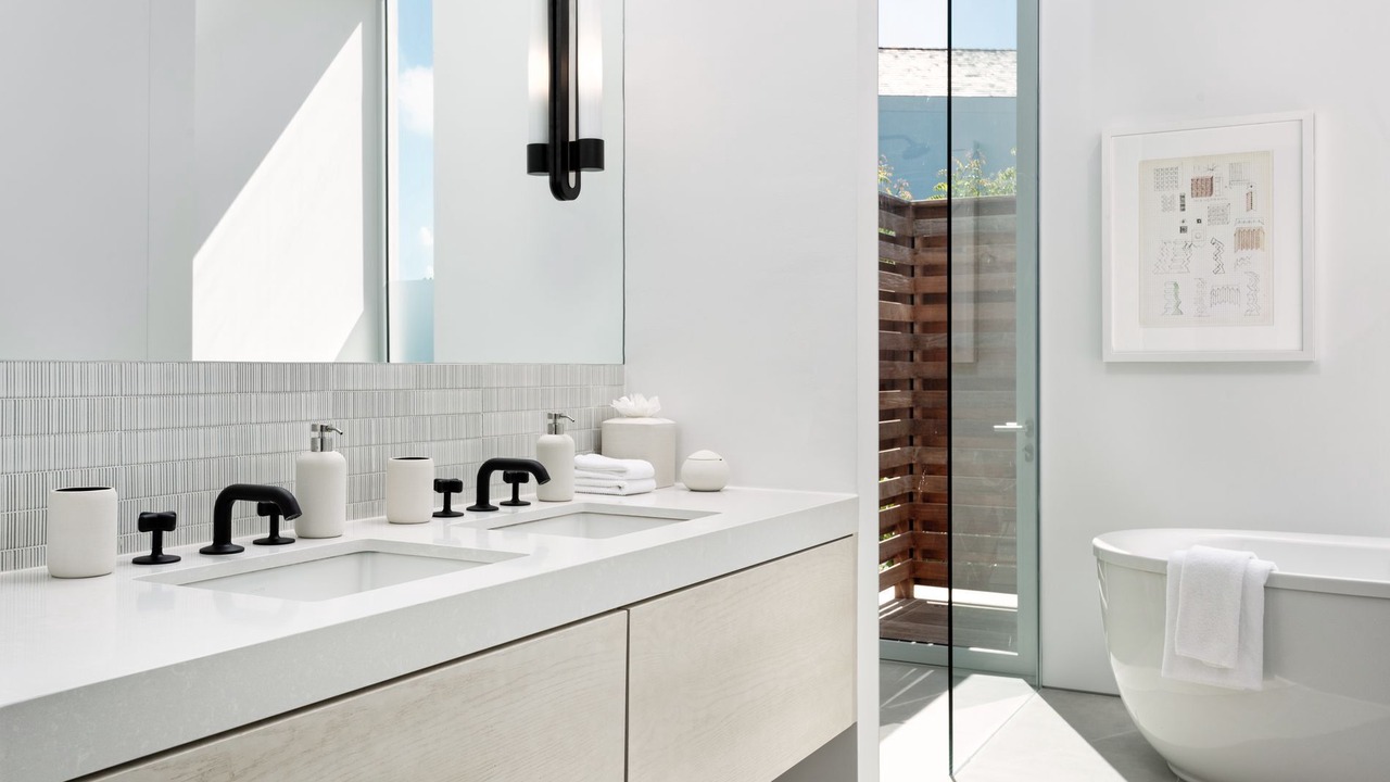 Photo of Bathroom in Leeward Settlement