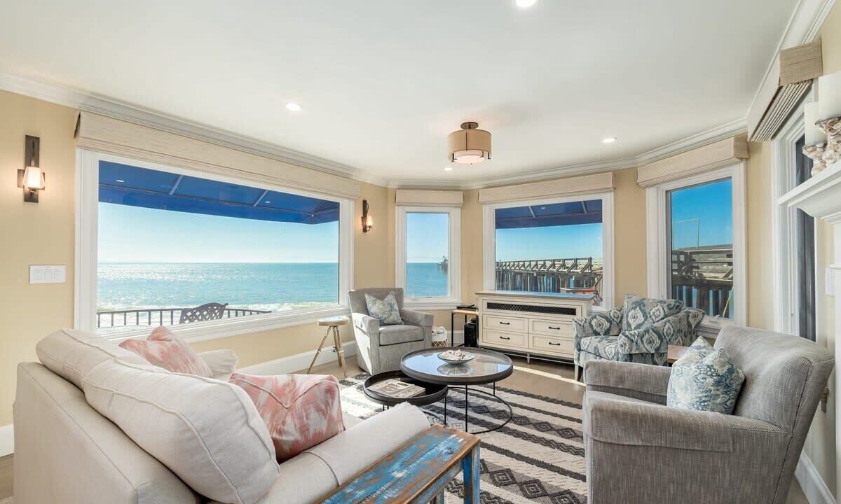 Photo of Livingroom in Capitola
