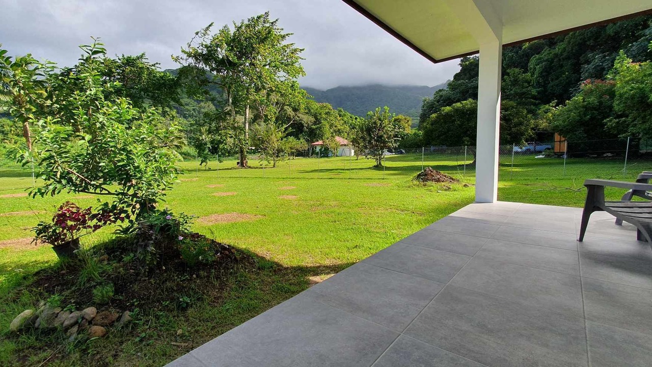 Photo of Patio Balcony in Teahupoo