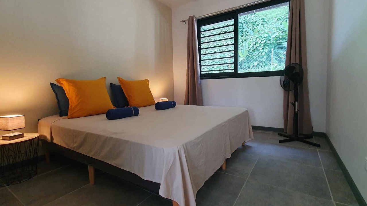 Photo of Bedroom in Teahupoo