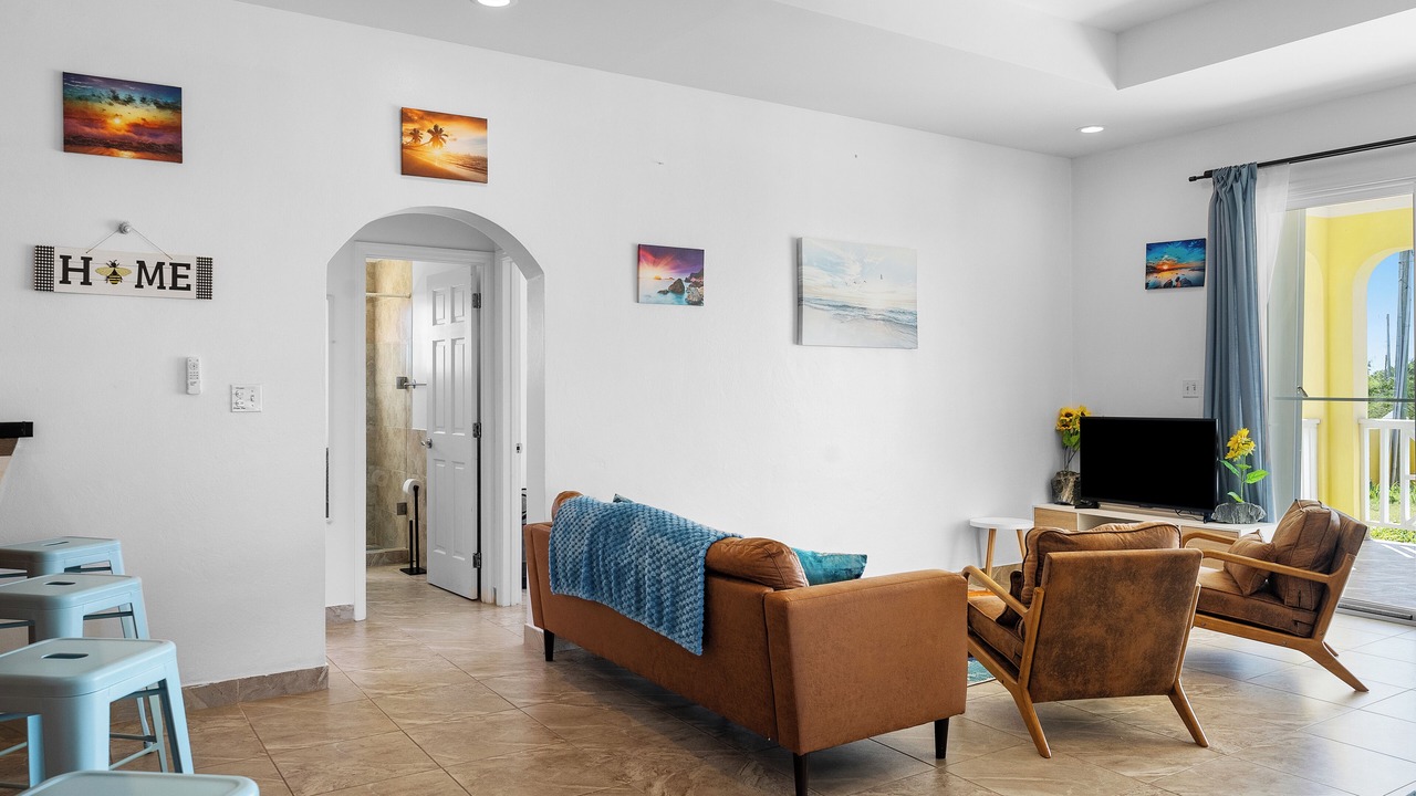 Photo of Livingroom in Cockburn Town