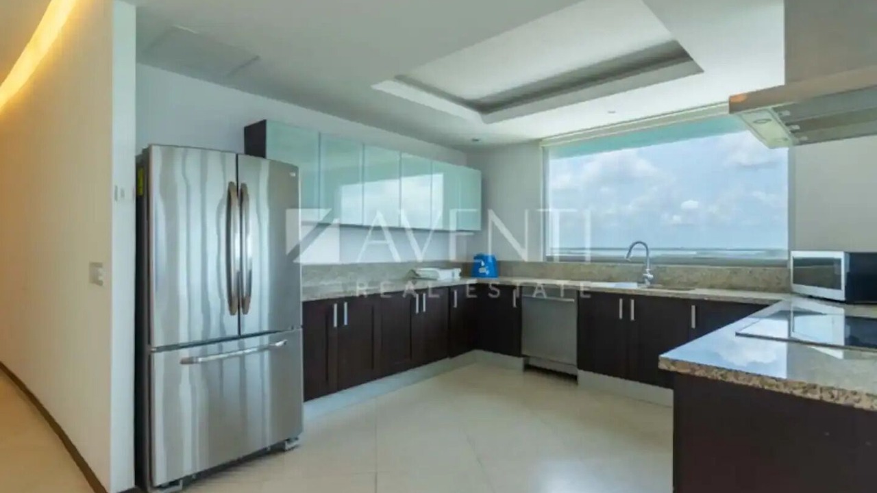 Photo of Kitchen in La Isla