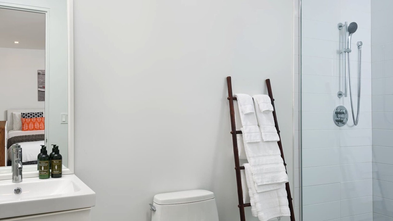 Photo of Bathroom in Leeward Settlement