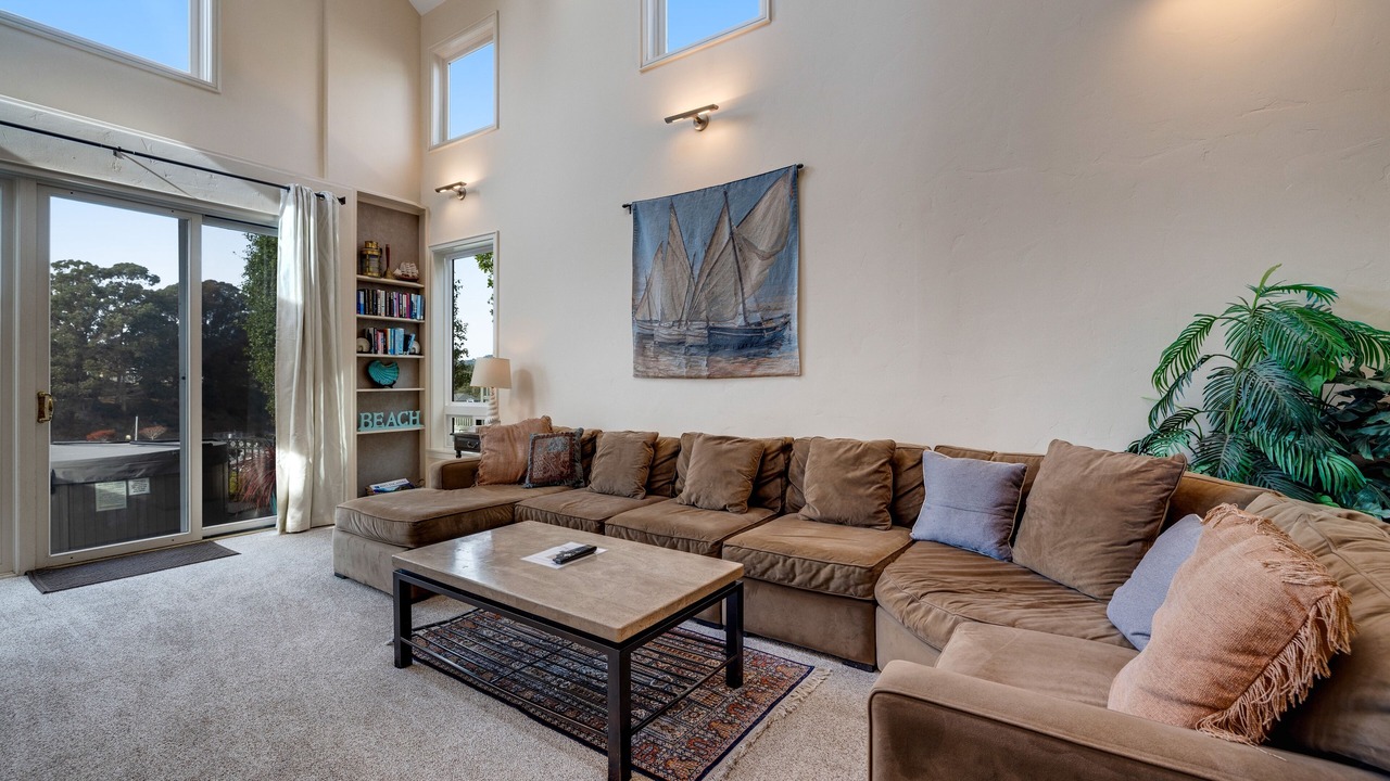 Photo of Livingroom in Eastside Santa Cruz