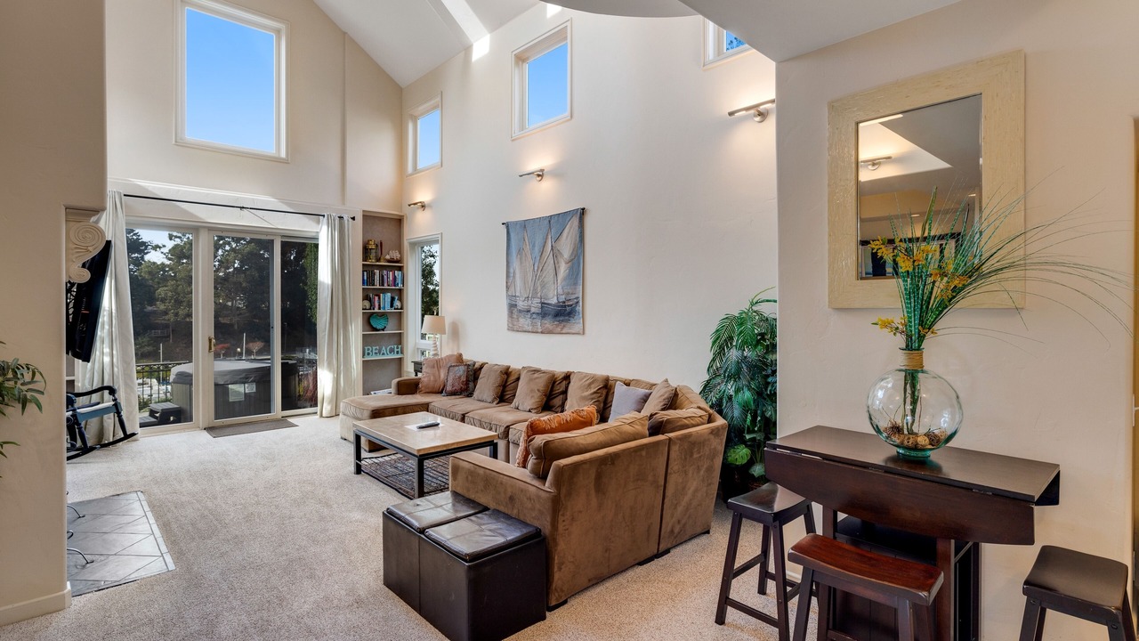 Photo of Livingroom in Eastside Santa Cruz