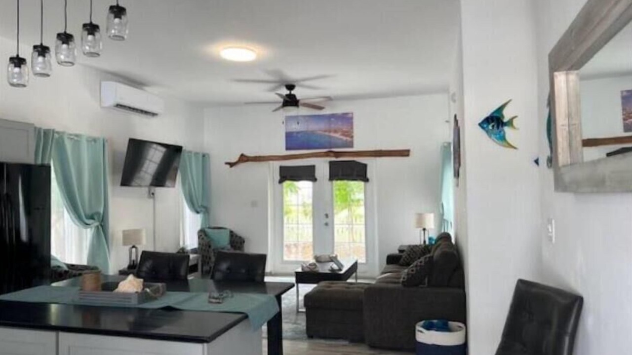 Photo of Livingroom in Cockburn Town