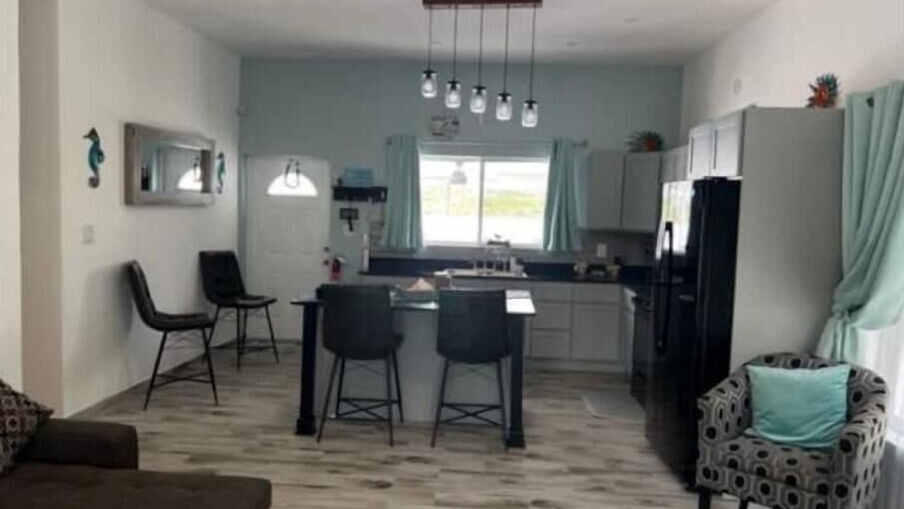 Photo of Livingroom in Cockburn Town