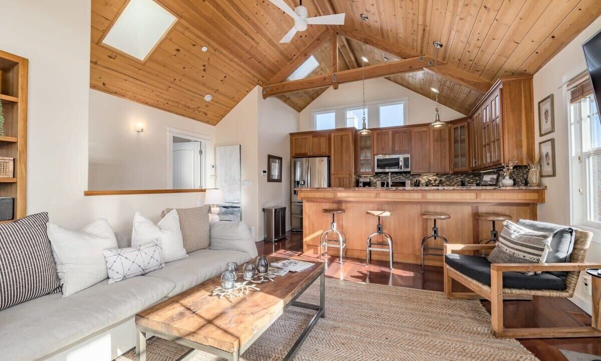 Photo of Livingroom in Eastside Santa Cruz