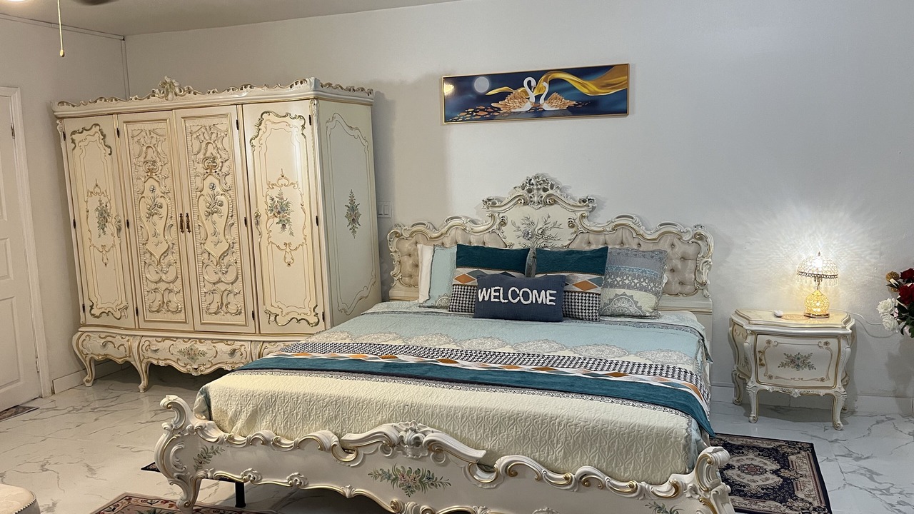 Photo of Bedroom in Venetian Road Settlement