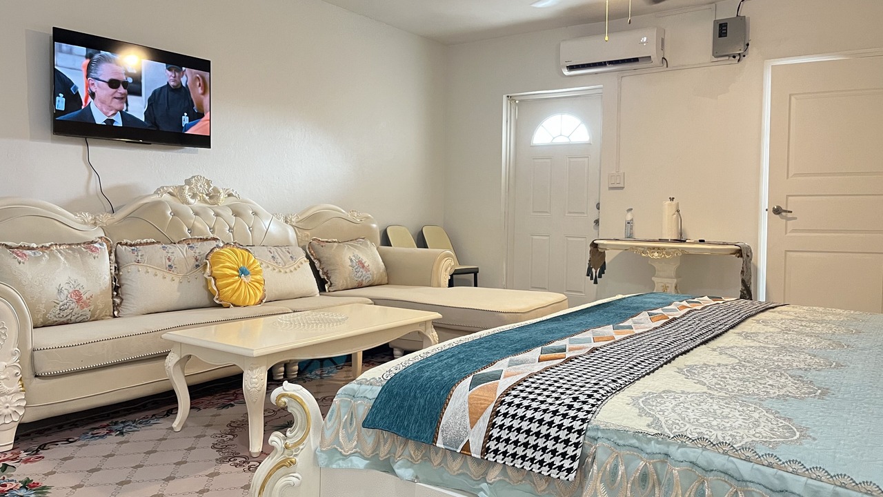 Photo of Bedroom in Venetian Road Settlement