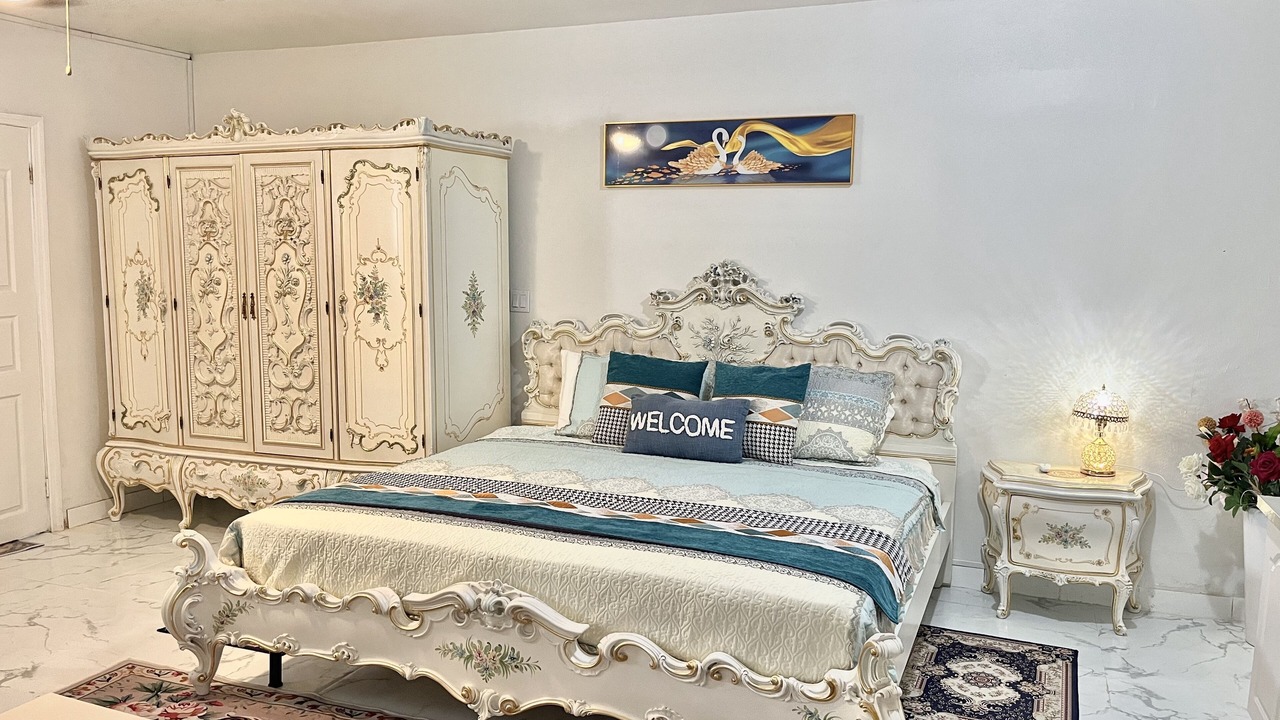 Photo of Bedroom in Venetian Road Settlement