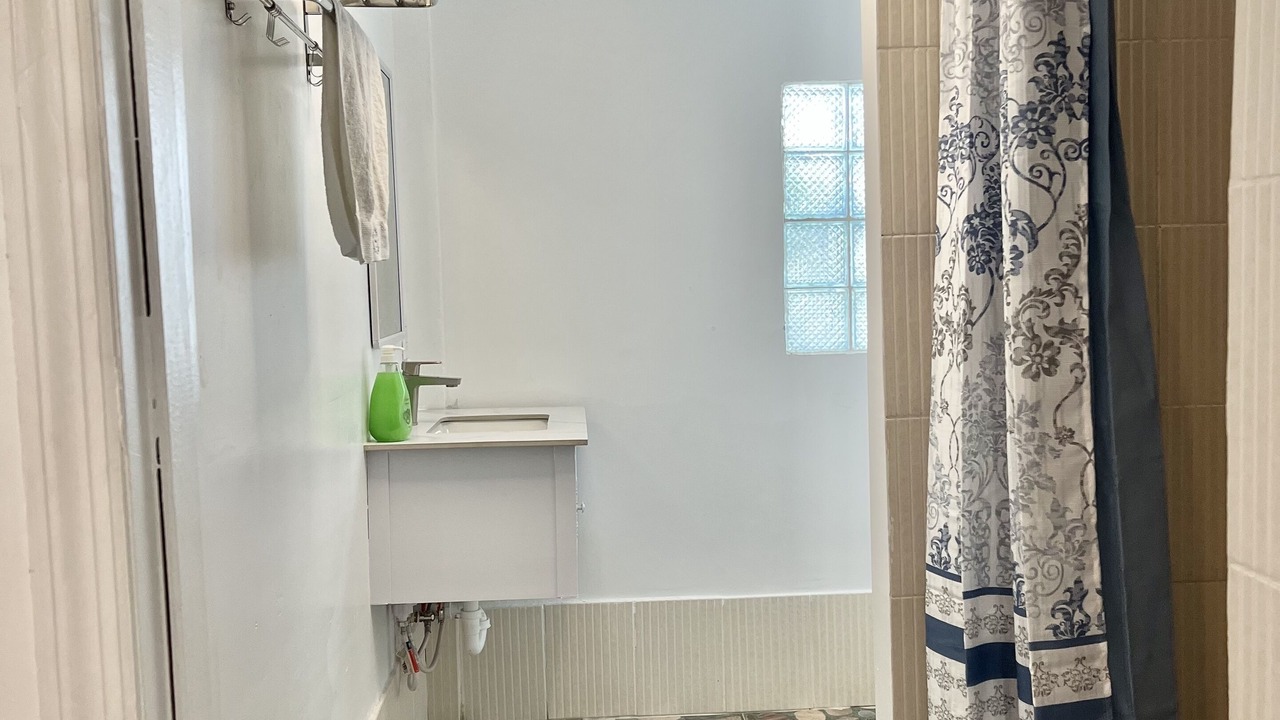 Photo of Bathroom in Venetian Road Settlement