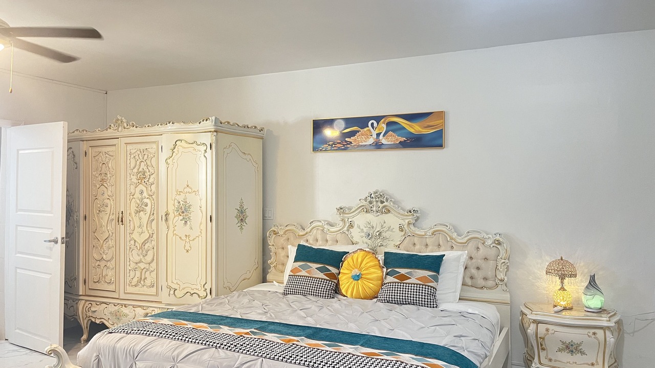 Photo of Bedroom in Venetian Road Settlement