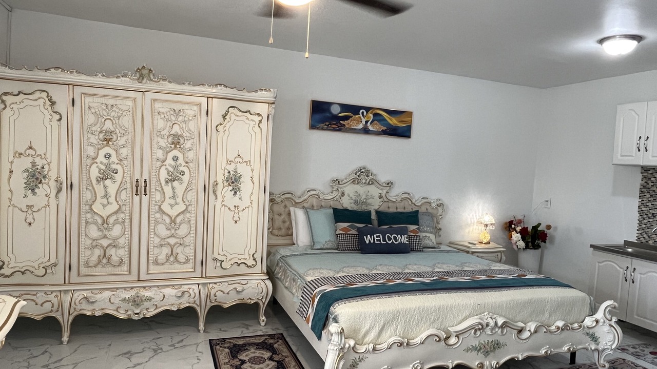 Photo of Bedroom in Venetian Road Settlement