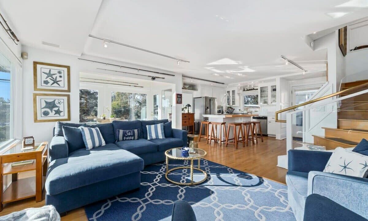 Photo of Livingroom in Eastside Santa Cruz