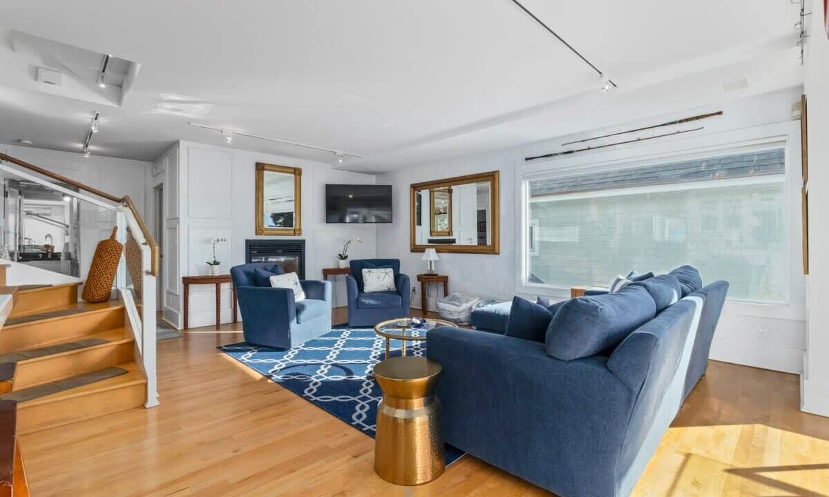 Photo of Livingroom in Eastside Santa Cruz