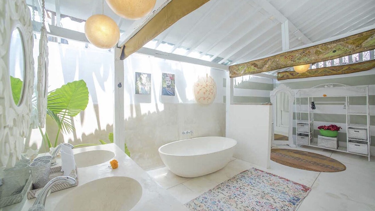 Photo of Bathroom in Laksmana