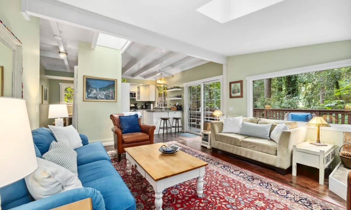 Photo of Livingroom in Brookdale