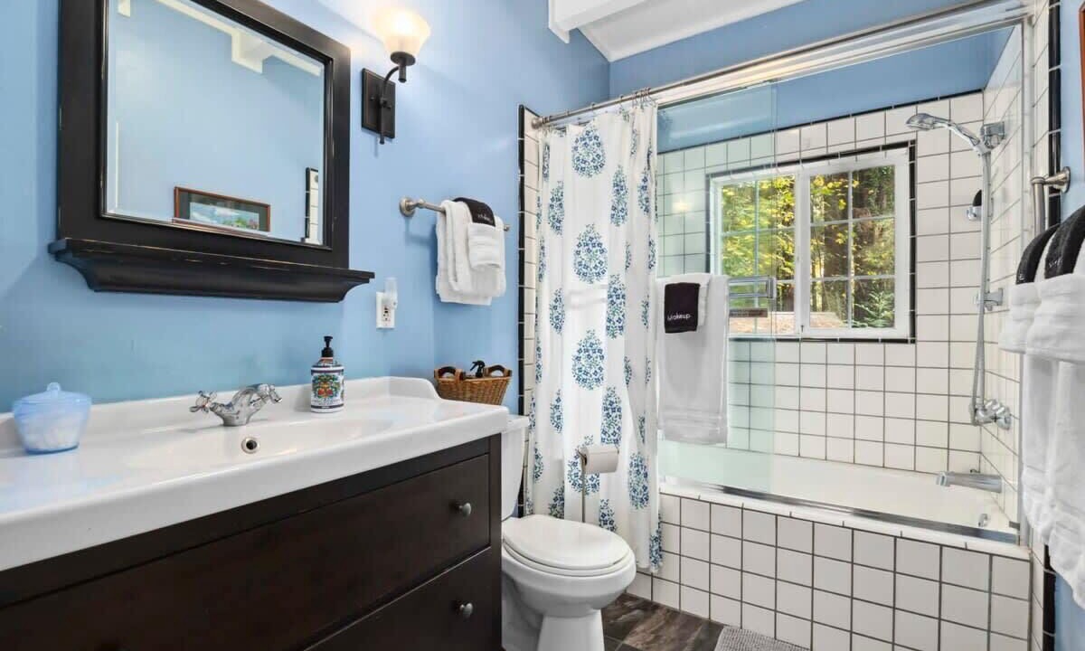 Photo of Bathroom in Brookdale
