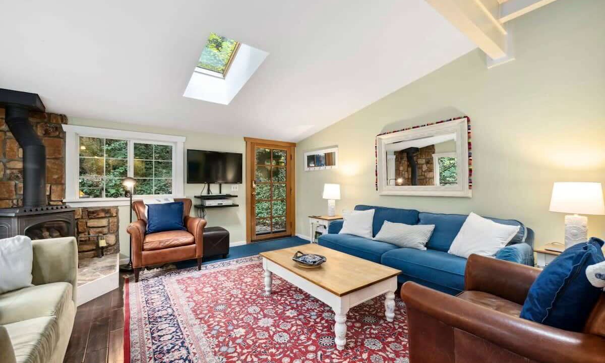 Photo of Livingroom in Brookdale