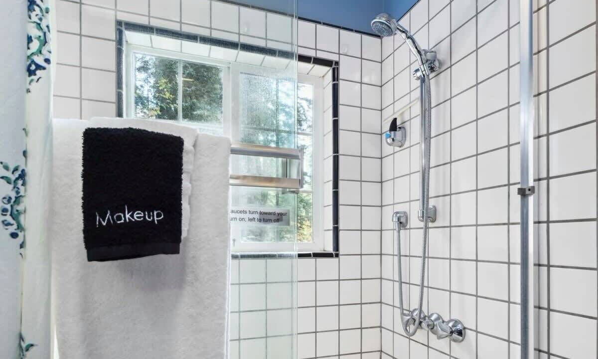 Photo of Bathroom in Brookdale