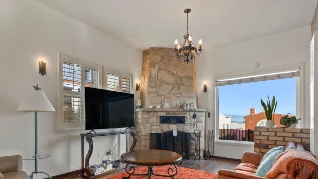 Photo of Livingroom in Capitola