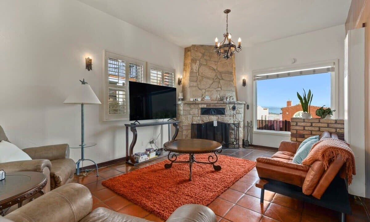Photo of Livingroom in Capitola