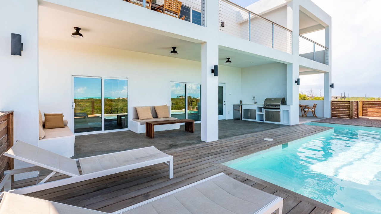 Photo of Patio Balcony in Long Bay Hills