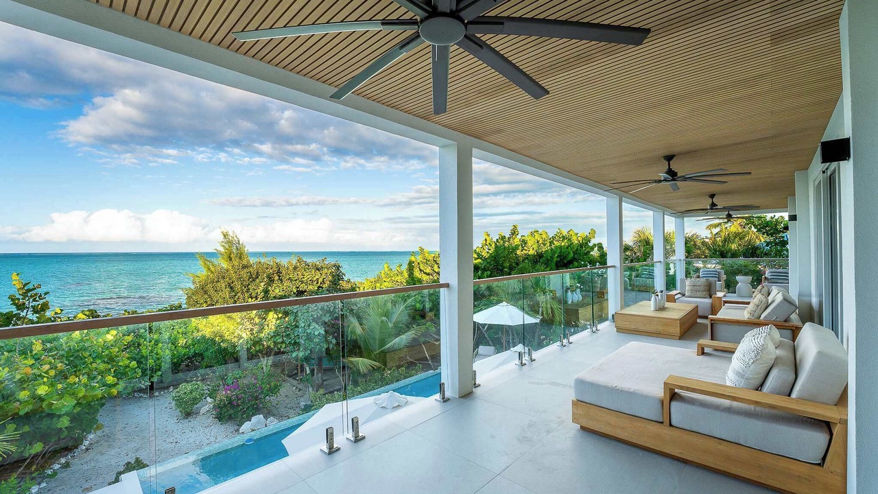 Photo of Patio Balcony in Middle Caicos