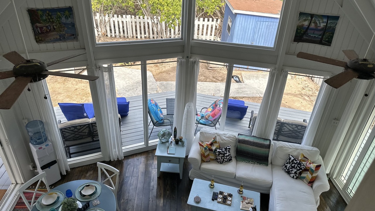 Photo of Livingroom in Cockburn Town